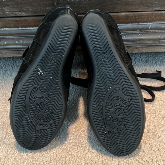 Limited by ASH - Picture 4 of 6